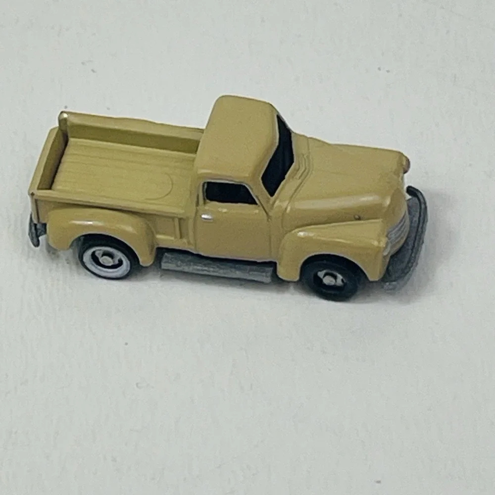 Racing Champions 1/144 scale Tan Pick Up Truck Motor Trend
